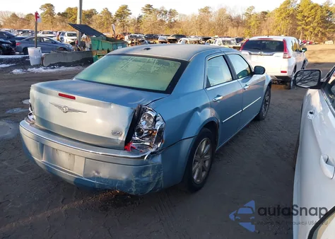 2009 Chrysler 300 Limited z USA, uszkodzony, nr VIN 2C3KA33V69H543994